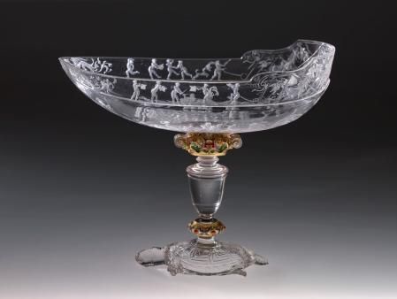 Barco de la tortuga. Cristal de roca, cuarzo hialino, esmalte y oro. ¿Annibale Fontana?, c. 1570 (vaso), 1570-1590 (guarniciones). Tesoro del Delfín.