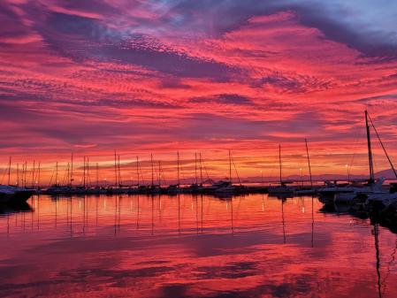 Candilazo al atardecer en Roses.
