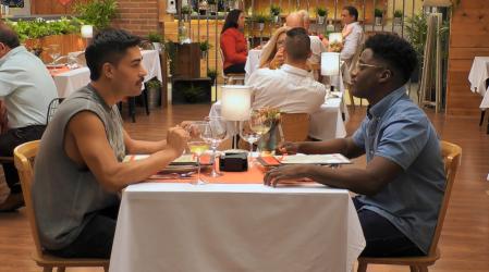 Alejandro y Guillermo en 'First Dates'