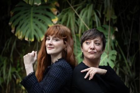 Eva Hache directora de 'Un mal día lo tiene cualquiera' con la protagonista Ana Polvorosa