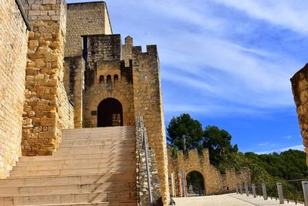 Escalera de entrada al Centro Unesco-Fundación Abertis para las Reservas de la Biosfera Mediterránea.