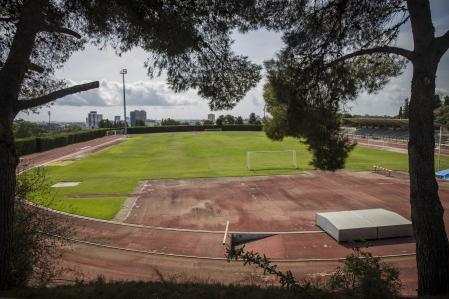 13 - 09 - 2021 / Barcelona / Zona de deportes de la Universitat de Barcelona donde se plantea emplazar la ampliación del Hospital Clinic / Foto: Llibert Teixidó