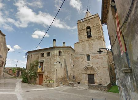 Plaça de l'Església, de Esponellà, el municipio en el que ha sido detectado el caso de excesos de consumo de agua  .