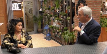 Olinda junto a Sobera en 'First Dates'