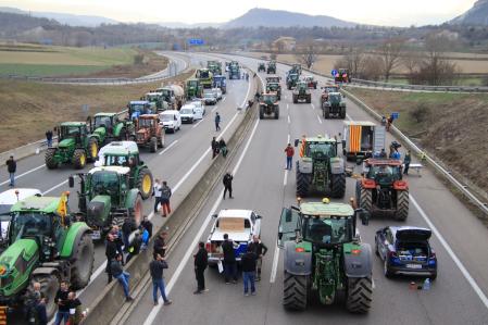 Protesta de los agricultores en Gurb.
