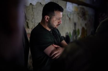 Zelenski visita el frente en Bajmut