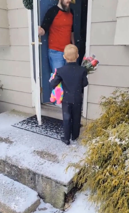 El pequeño pregunta por Lila