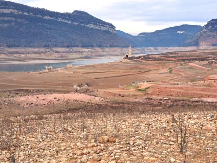 Sequía en el pantano de Sau.