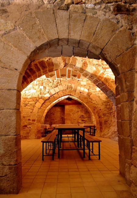 Sala del castillo de Mediona en época de los templarios.