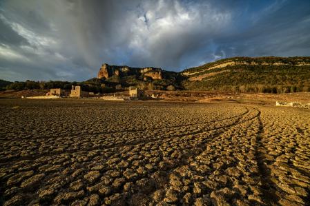 Sequía en el pantano de Sau.