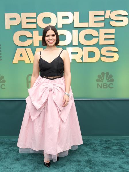 America Ferrera en la alfombra roja de los People's Choice Awards