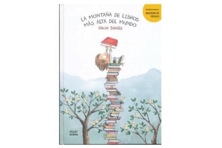 'La montaña de libros más alta del mundo' de Rocio Bonilla