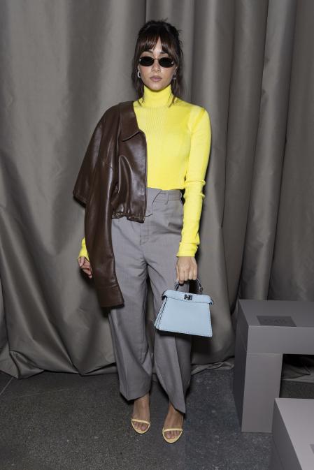 Aitana con el conjunto de oficina en el desfile de la colección otoño-invierno 2024/25 de Fendi en la Semana de la Moda de Milán