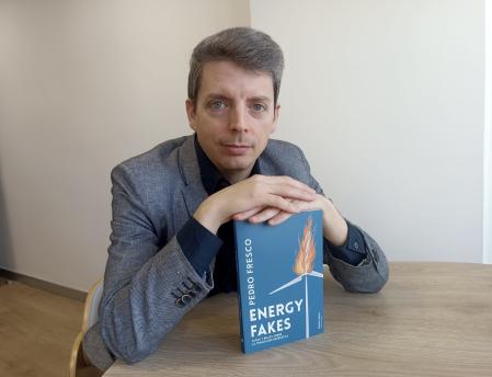 Pedro Fresco con su nuevo libro