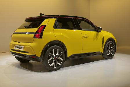 Renault ofrece dos baterías, de 40 o 52 kWh, y tres niveles de potencia: 95, 120 y 150 CV&nbsp;