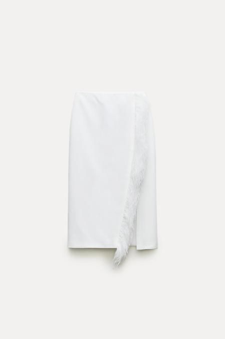 falda de plumas de Zara