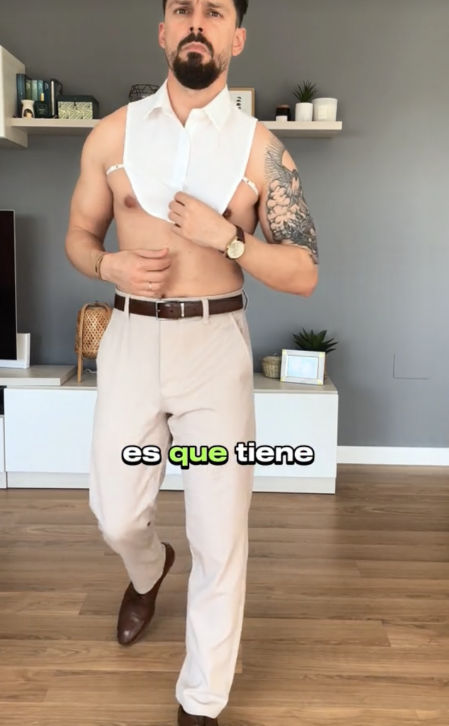 El creador de contenido ha recomendado un desmontable del cuello de una camisa y la parte inferior de la misma prenda