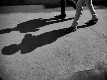 Walking shadows - Fotografía de stock