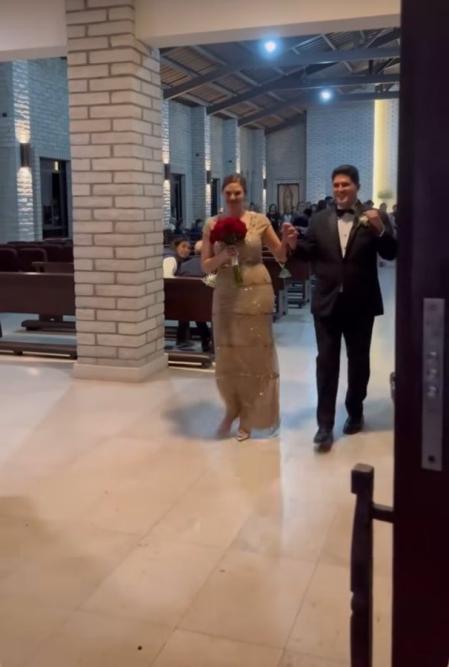 La novia con el nuevo vestido