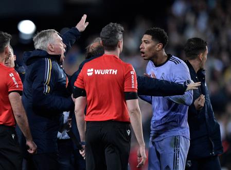 Soccer Football - LaLiga - Valencia v Real Madrid - Mestalla, Valencia, Spain - March 2, 2024 Real Madrid's Jude Bellingham is shown a red card by referee Jesus Gil Manzano after the match REUTERS/Pablo Morano