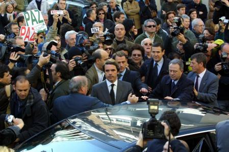 José María Aznar tras votar el 14-M de 2004