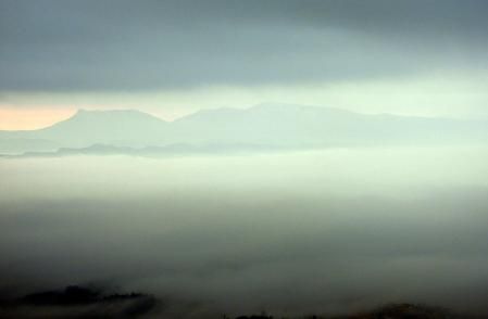 Niebla cubriendo el paisaje de la Plana de Vic.