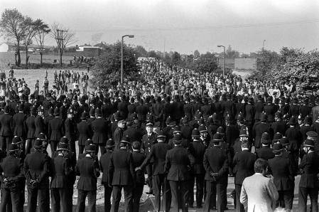 Huelga de mineros británicos en Orgreave en mayo de 1984.