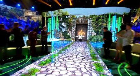 Jorge Javier Vázquez inicia 'Supervivientes' con una reverencia a la audiencia