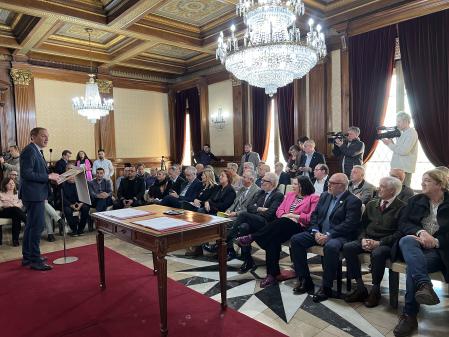 Este lunes se han firmado este lunes los convenios para la aportación de 45 millones de euros del Estado a los canales de Aragón y Catalunya y Pinyana.