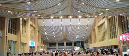 No es la Ópera China sino la estación de tren de Luang Prabang, en Laos