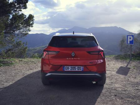 Renault ofrece dos baterías con una potencia máxima de carga de 150 kW y hasta 625 km de autonomía&nbsp;