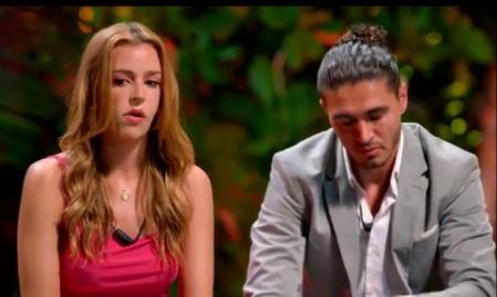 Adri y Mariona en la hoguera final de 'La isla de las tentaciones'