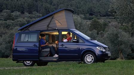 En 2003 llegó al mercado la tercera generación de Mercedes-Benz Marco Polo, basado en el Clase V