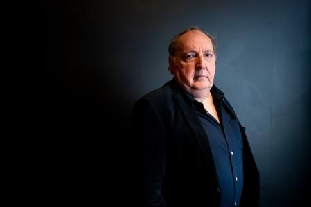 Ernesto Mallo presenta estos días su última novela, Perro viejo, una nueva aventura del comisario Lascano