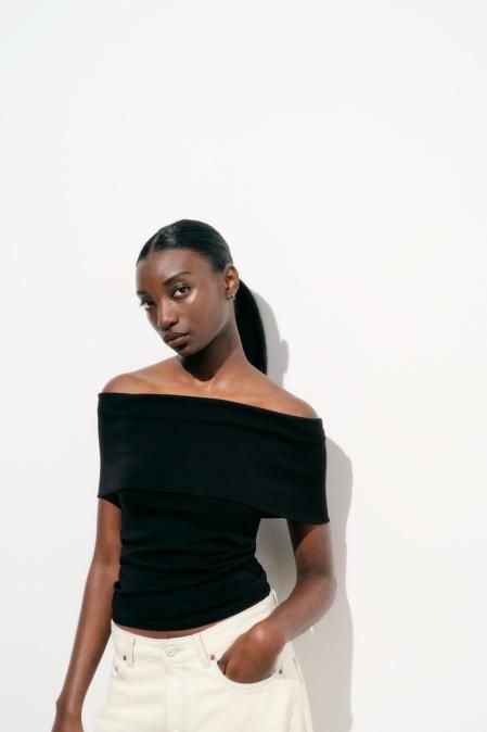 Camiseta con escote Bardot de Zar