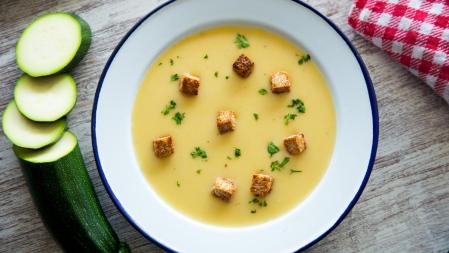 Crema de calabacín y parmesano: prepara esta saludable y nutritiva receta