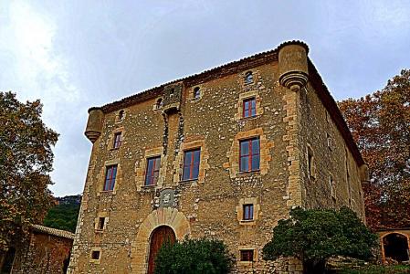 Entrada principal al Mas de Pontons.