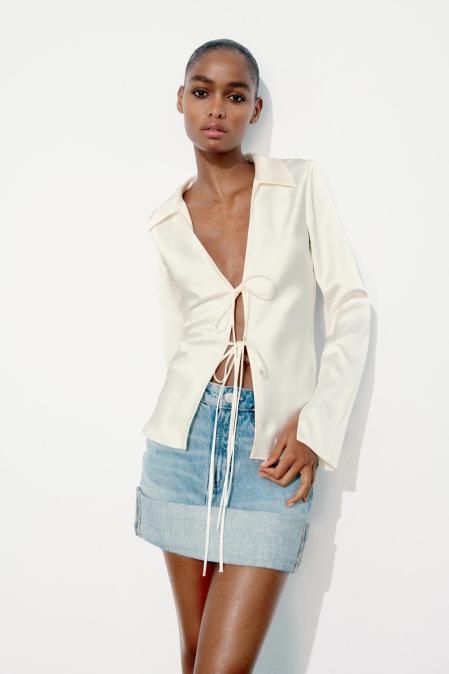 Camisa con lazada de Zara