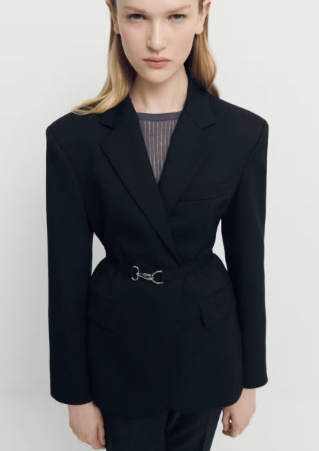 Americana con cinturón de Mango