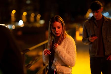 Iria del Valle construye el personaje de Luna a través de miradas.