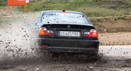 Además del Toyota Célica, Amiliibia tiene también un BMW de segunda mano