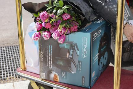 El equipaje de Isabel Pantoja tras el concierto que dio el sábado en Madrid