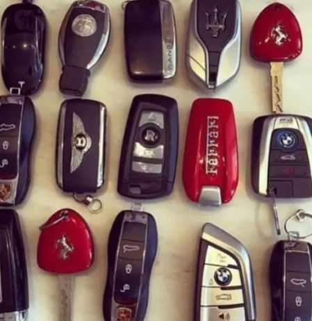 Las llaves de todos sus coches