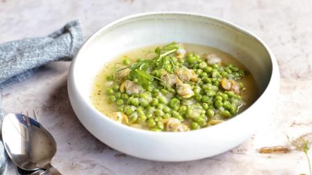 La receta de guisantes con berberechos que querrás guardar para siempre