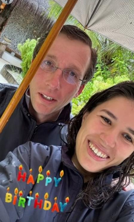 Almeida y Teresa Urquijo celebran el cumpleaños del alcalde