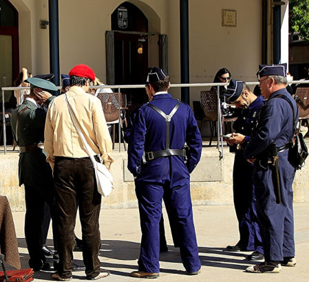 Conmemoración del aniversario de la instauración de la segunda República española, en Olesa de Montserrat.