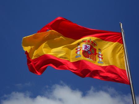 La estadounidense asegura que las personas que llevan la bandera española son de derechas