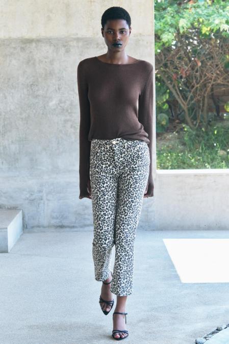 Pantalón de estampado leopardo de Zara