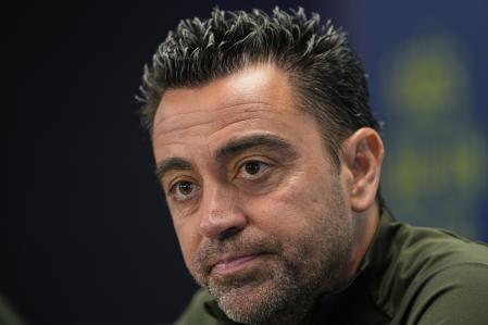 BARCELONA, 28/04/2024.- El entrenador del FC Barcelona, Xavi Hernández, durante la rueda de prensa posterior al entrenamiento realizado este domingo en la Ciudad deportiva Joan Gamper. EFE/Alejandro García