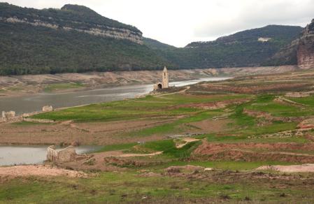 Vista del pantano de Sau tras las últimas lluvias.
